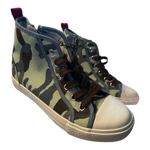 Canvas Camo Hightops